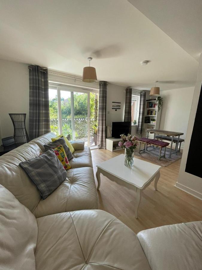Pass The Keys Lovely 2Bedroom Flat With Balcony Edimburgo Esterno foto