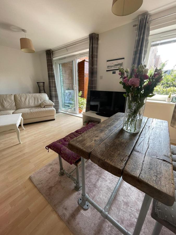 Pass The Keys Lovely 2Bedroom Flat With Balcony Edimburgo Esterno foto