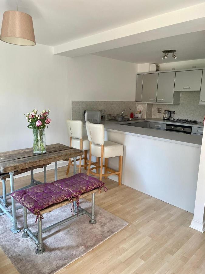 Pass The Keys Lovely 2Bedroom Flat With Balcony Edimburgo Esterno foto