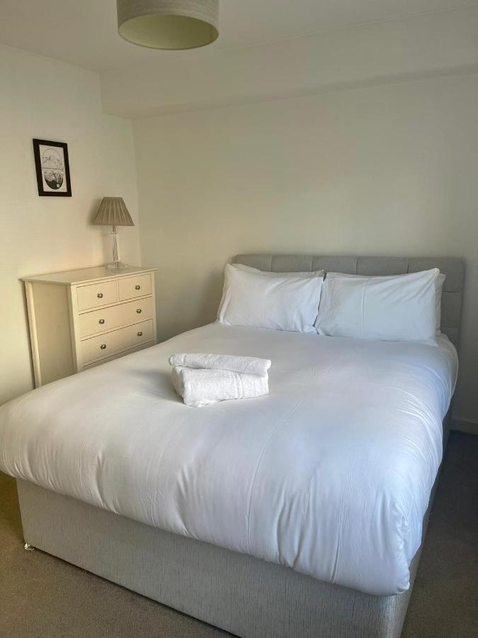 Pass The Keys Lovely 2Bedroom Flat With Balcony Edimburgo Esterno foto