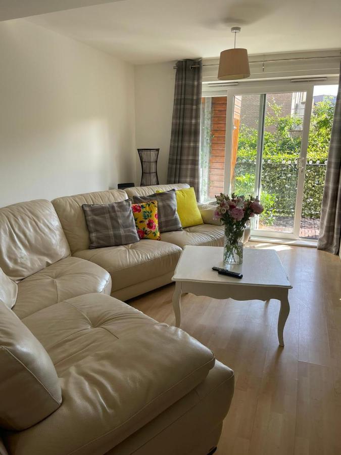 Pass The Keys Lovely 2Bedroom Flat With Balcony Edimburgo Esterno foto