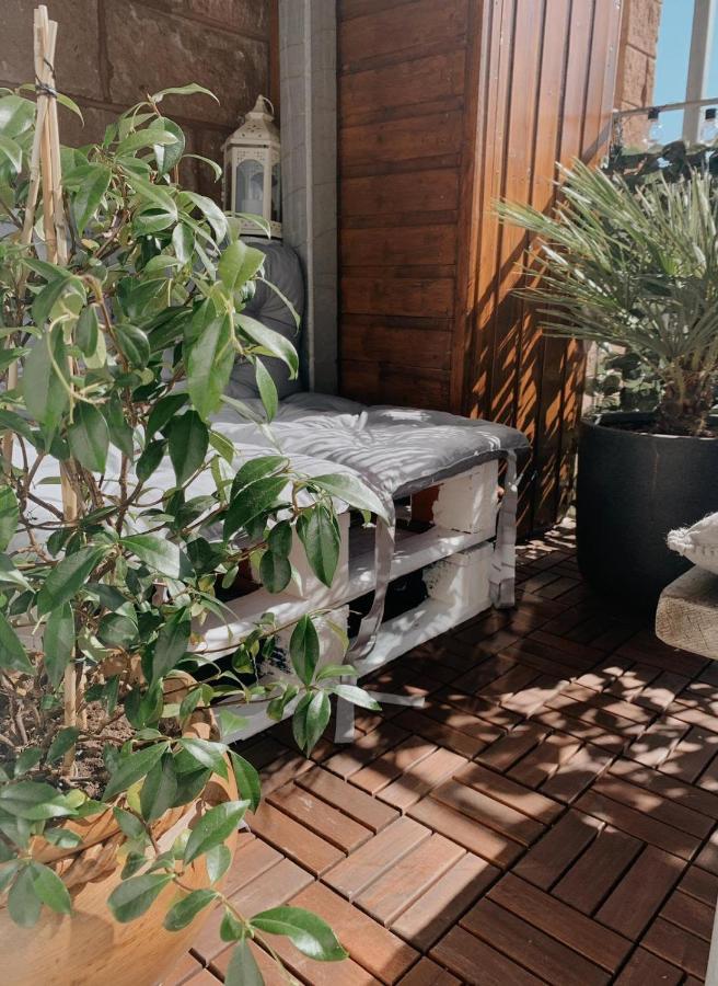 Pass The Keys Lovely 2Bedroom Flat With Balcony Edimburgo Esterno foto