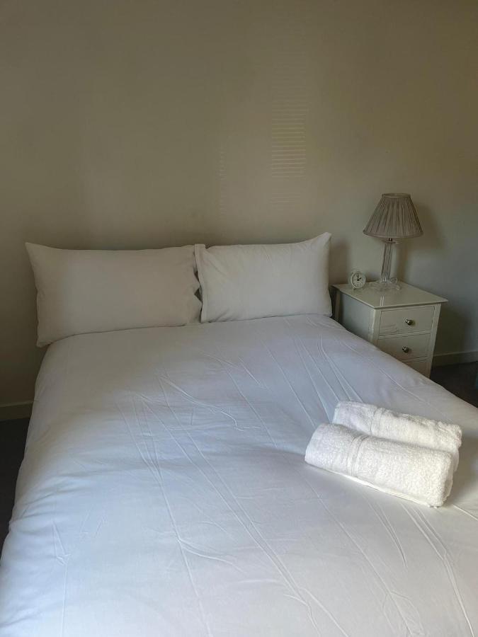 Pass The Keys Lovely 2Bedroom Flat With Balcony Edimburgo Esterno foto